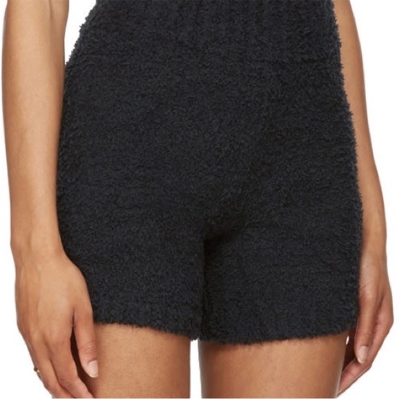 SKIMS Black High Waist Fleece Lounge Shorts - Picture 2 of 6